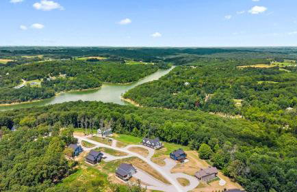 NEW Spacious Clarkson Getaway w Games & Yard - Foto 53