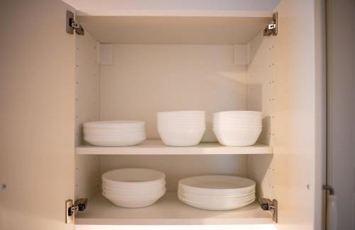 Platz für 8 Pers - C4S Come4Stay Monteure "InnArt" Boxspringbett Einzelbett Töging am Inn, Parkplatz, WLAN, Balkon, Smart TV, voll ausgestatteter Küche, Waschmaschine - Foto 33