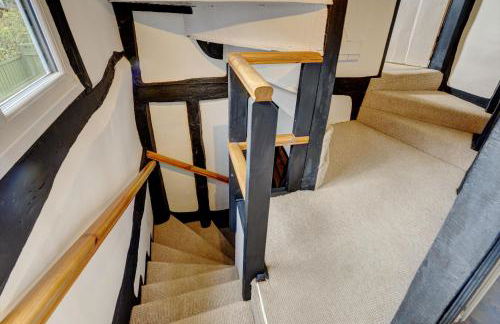 Loft Cottage by Spa Town Property - 2 Bed Tudor Retreat Near to Stratford-upon-Avon, Warwick & Solihull - Foto 29