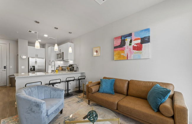 Prime Soco Airy 1BR King Suite w Pool Parking - Foto 1