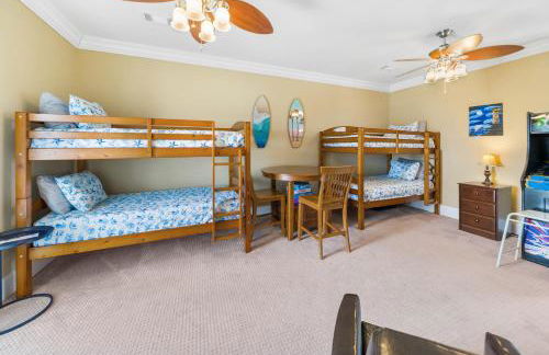 Summer Special, Lux 4BR House Sleeps 12, Pool, Elevator, King bed - Foto 55