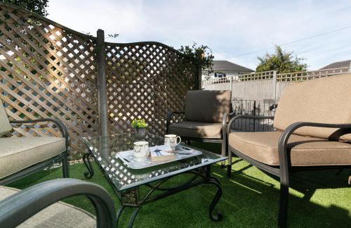 BED AT BOWBRIDGE Spacious house and parking - Foto 28