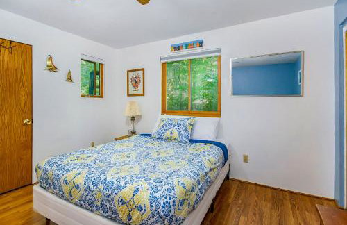 Jacobia Lakefront Retreat - Photo 14