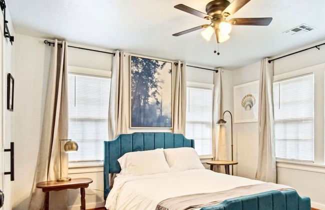 Modern Rustic 3 -bedroom 2 Bathrooms Carport - Photo 16