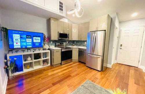 Downtown City Hall near Kimmel Center 2BD Suite - Photo 8