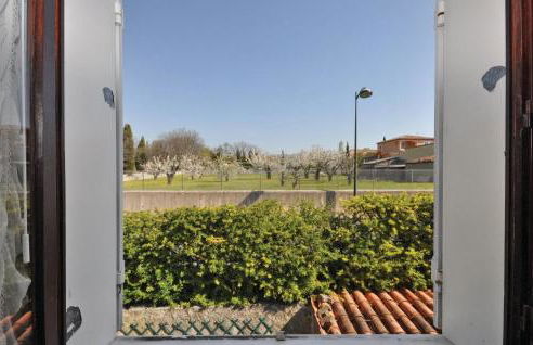 Nice Home In Saint Cannat With Wifi - Foto 8