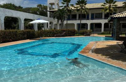 Flat com Piscina Guarajuba 2 Quartos 100m da Praia - Foto 1