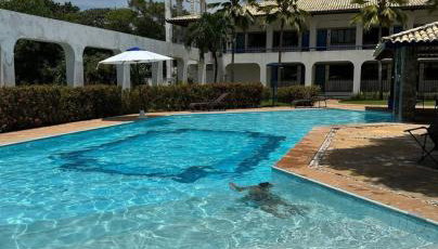 Flat com Piscina Guarajuba 2 Quartos 100m da Praia - Foto 1