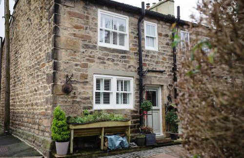 1800 Period Grade 2 Listed Cottage Addingham - Photo 23
