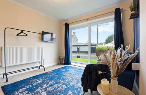 Stylish 4-Bed City Apartment, Sleeps 6, Ample Parking & Free Wi-Fi - Foto 7