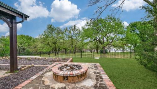 Lakefront Oasis King BDGame RoomLake Access - Foto 5