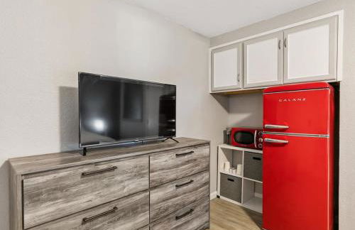 Charming Retro Property #3! - Foto 9