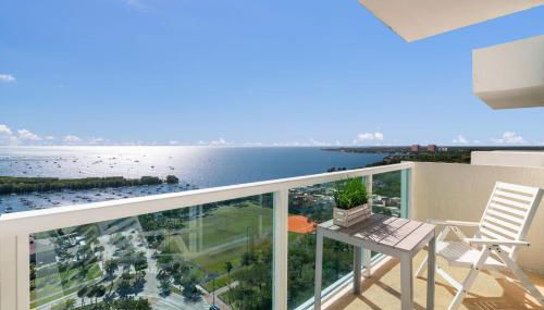 Ocean View Balcony steps from Restaurants, Peacock Park & Marina - Foto 1