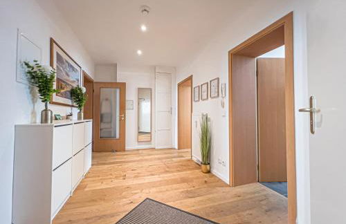 Gemütliche Ferienwohnung mit 2 Schlafzimmern, kostenfreiem Parkplatz, modernem Bad, Küche, Waschmaschine & Trockner - Foto 39