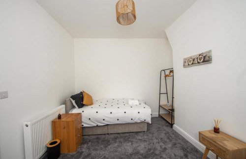 Modern 4 Bedroom House Sleeps 10 Free Parking Liverpool - Foto 77