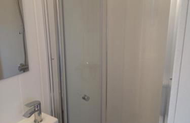 Yew Tree View Luxury Shepherd's Hut - Photo 2