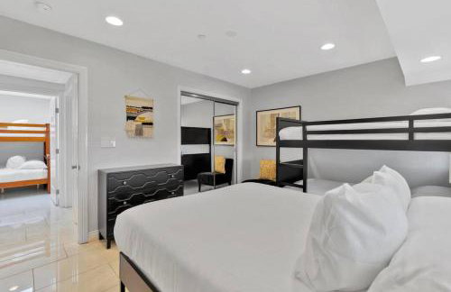 New cheerful villa, Pool, Spa, Mini Golf, Game room, Fire pit next to Disneyland - Foto 54