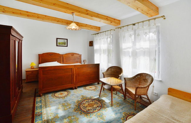 Holiday Home With Fireplace and Private Garden - Photo 3