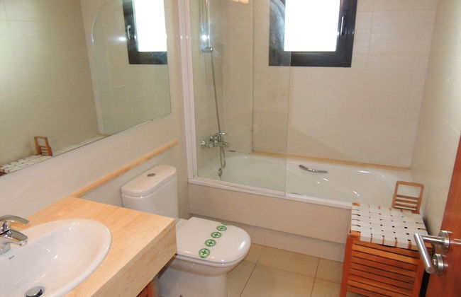 Beachfront Apartment in Roses - Photo 18