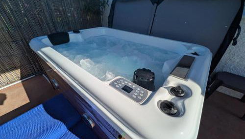 Luxury Romantic Retreat with Hot Tub & Pool - Foto 4