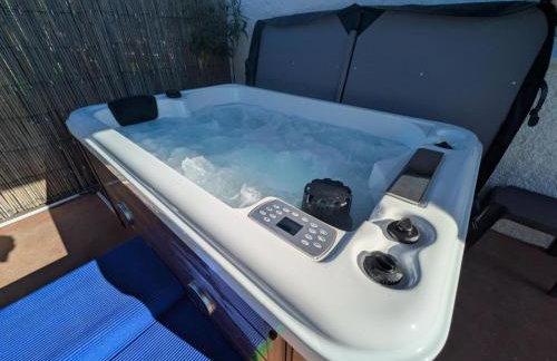 Luxury Romantic Retreat with Hot Tub & Pool - Foto 4
