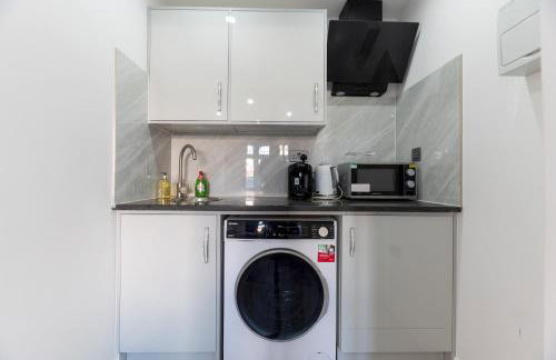 Stylish modern studio with parking London - Pass the Keys - Photo 6