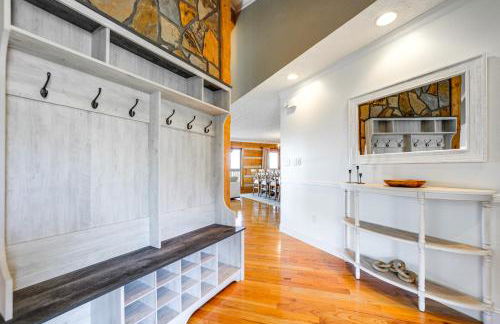 Panoramic Mtn Views Spacious Tennessee Home! - Foto 21