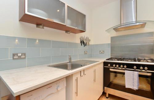 Home by The Meadows, close to City Centre - Foto 14