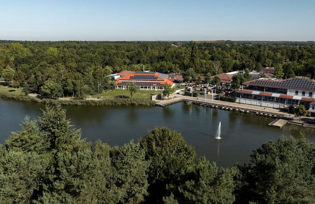 Luxurious Villa With Hot Tub and Sauna - Photo 35