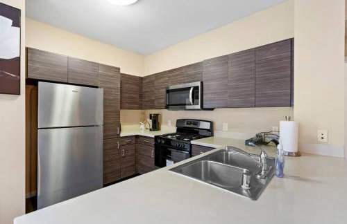 Lovely & coxy 2BR/2BA! 5MIN to Disney! - Photo 17