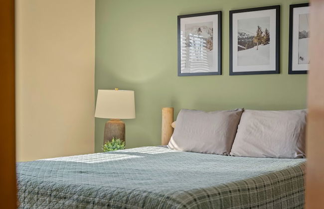 Lake View Chalet by Avantstay Lake Access Deck - Photo 33