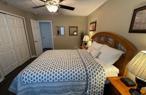 An Incredible Vacation Home with Saltwater Pool! - Foto 45