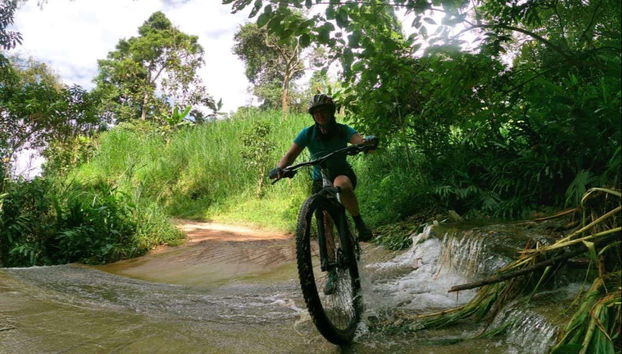 Atravesando un arroyo