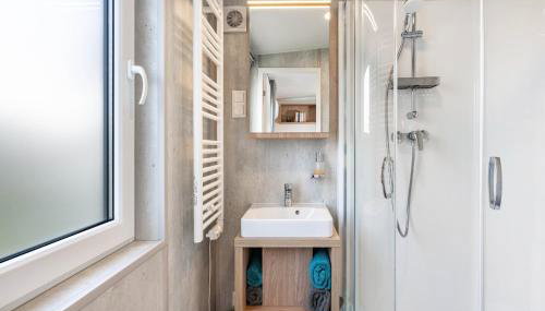 Side-by-Side Tiny Houses - Foto 2