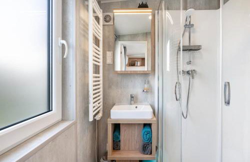 Side-by-Side Tiny Houses - Foto 2