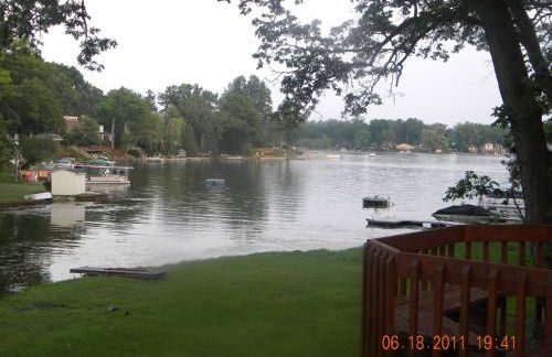 Family Friendly Lakefront Oasis! Huge Deck-Pets Welcome - Foto 1