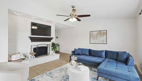 Charming 3Bd 2Ba Home with Private Pool - Foto 2