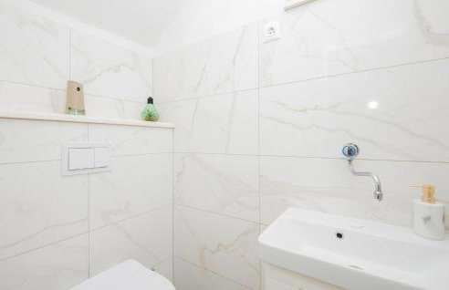 Cozy Home In Prolozac Donji With Wifi - Foto 25