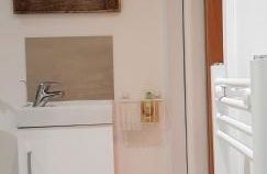 Cosy Little Cottage - Photo 4