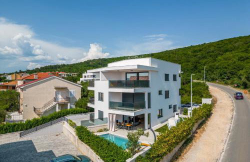 Luxury apartment Marco Polo with a private swimming pool with salt sea water - Foto 6