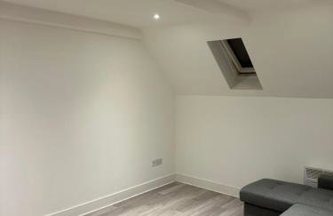 Epsom High Street Apartment 10 - Photo 7
