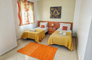 Farm Village- Townhouse 2 mins from Old Town Albufeira - Foto 20