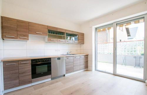 Tolstov House - Freistehendes 9 Zimmer Haus mit großem Garten - Photo 18