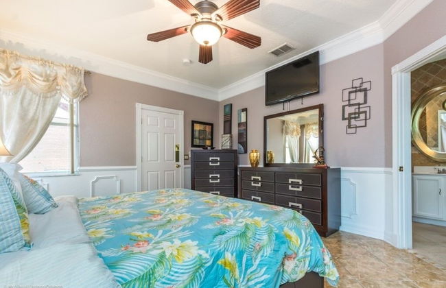 "southern Charm" 4 Bed & 2 Bath Private Pool Home 4 Bedroom Villa by RedAwning - Foto 12