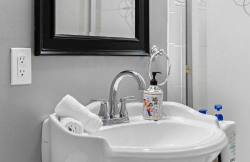 Spacious apartments near Ashmont - Photo 31