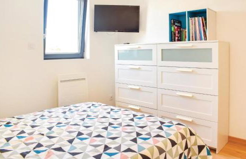 Gorgeous Home In Créances With Wifi - Foto 23