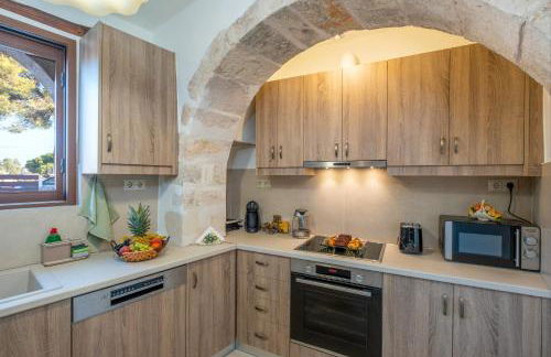 Historic Villa Kassiopi with Panoramic Sea view - Photo 30