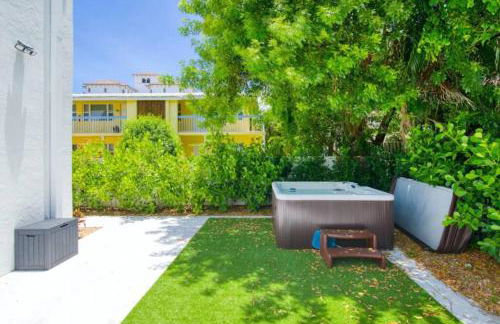 Dog friendly condo with beach access, hot tub, firepit - Foto 52