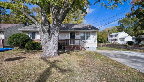 Comfy Coastal Getaway with Modern Comforts home - Foto 3