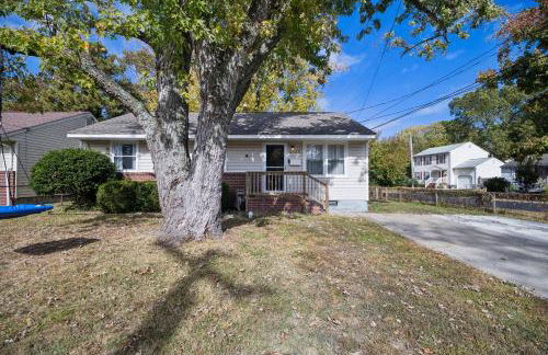 Comfy Coastal Getaway with Modern Comforts home - Foto 3